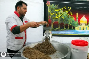 توزیع نذری به مناسبت شهادت حضرت زهرا(س)