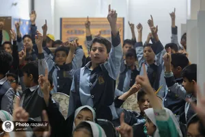 نشست نقد و بررسی کتاب &laquo;رهایم نکن&raquo;