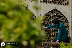 تنظیف پنجره فولاد صحن انقلاب حرم مطهر رضوی