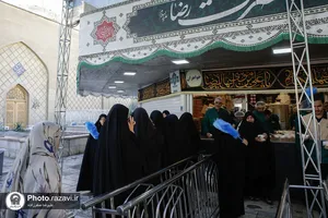 توزیع یک میلیون اشترودل رضوی در چایخانه حرم