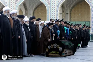 مراسم تشییع پیکر همسر مکرمه آیت الله وحید خراسانی در حرم مطهر رضوی