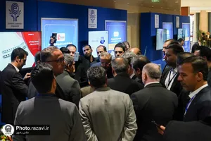 بازدید وزیر امور خارجه از نمایشگاه شرکت&zwnj;های دانش بنیان