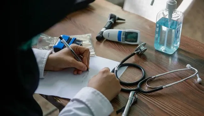 خدمت‌رسانی ماهانه به بیش از ۳ هزار نیازمند در تنها درمانگاه رضوی بیرجند