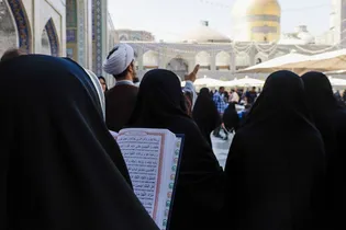 تشرف منتخبین جشنواره قرآن و عترت دانشگاه جامع علمی کاربردی به حرم مطهر رضوی