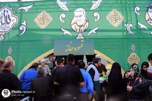 موکب خدمت رسانی جوانان رضوی در خیابان امام رضا علیه&zwnj;السلام