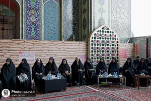 دیدار جمعی از شعرا و نویسندگان دفاع مقدس با تولیت آستان قدس رضوی