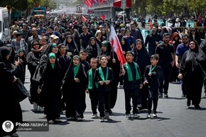 پیاده&zwnj;روی جاماندگان اربعین در مشهد -۱
