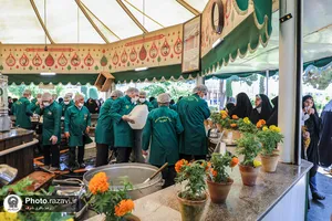 پذیرایی از زائران بارگاه منور رضوی در چایخانه حضرت