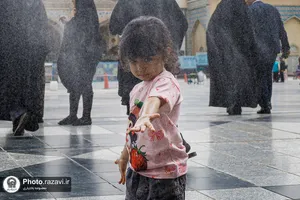 گلاب افشانی در حرم مطهر رضوی
