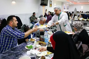 صفر تا صد دریافت غذای متبرک رضوی از طریق «نسیم رضوان»