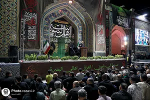 عزاداری زائران عرب زبان در حرم مطهر رضوی