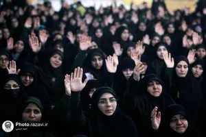 اهدای نشان خادمیاران خواهر رواق کودک