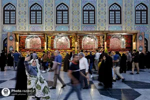 گل آرایی حرم مطهر رضوی در دهه کرامت