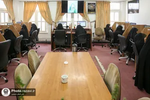 پاسخگویی تلفنی مدیران آستان قدس رضوی به مخاطبان سامانه ١٣٨