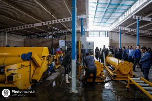 بازدید کارکنان حرم مطهر از شرکت فرش آستان قدس رضوی