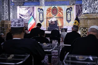 عزاداری زائران عرب‌زبان در حرم مطهر رضوی