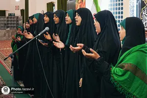 عزاداری زائران اردوزبان در حرم مطهر رضوی