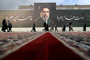اکران دیوارنگاره بیعت با سومین رهبر انقلاب در حرم مطهر رضوی