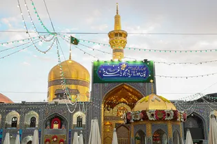 گل آرایی حرم مطهر رضوی در شب عید غدیر