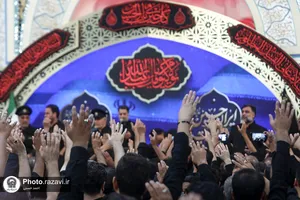 اجتماع بزرگ عاشورائیان در حرم مطهر رضوی