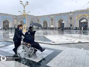 بارش برف در حرم مطهر رضوی