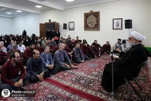 بازدید تولیت آستان قدس رضوی از روند بافت فرش&zwnj;های رواق امیرالمؤمنین علیه&zwnj;السلام
