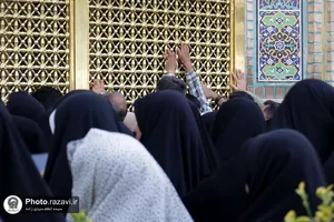 حال و هوای حرم مطهر رضوی در روز زیارتی امام رضا علیه&zwnj;السلام