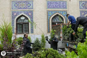 ورود کاروان گل&zwnj;های اهدایی به حرم مطهر رضوی