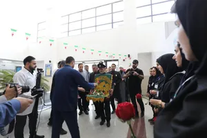 عیادت خادمان رضوی از مصدومان حادثه بندر شهید رجایی بندرعباس/ گزارش تصویری