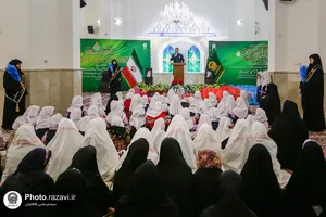 اهدا بسته&zwnj;های متبرک به دانش&zwnj;آموزان حاشیه شهر
