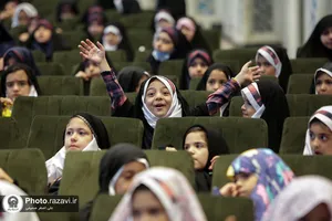 نکوداشت بانوی رنگ و قصه