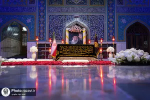 حضور مردم عزادار بر مزار مطهر رهبر شهید انقلاب اسلامی-4
