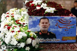 مراسم وداع با پیکر شهید نیلفروشان در حرم مطهر رضوی