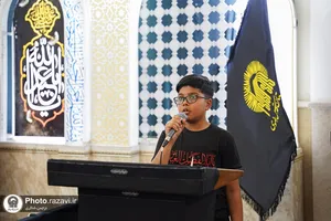 عزاداری نوجوانان اردو زبان در حرم مطهر رضوی