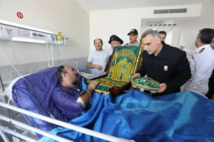 عیادت خادمان رضوی از مصدومان حادثه بندر شهید رجایی بندرعباس/ گزارش تصویری