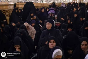 قرائت دعای عرفه ویژه زائران غیر ایرانی در حرم مطهر رضوی