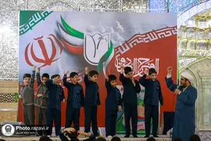 رنگ آمیزی دیوار نقاشی وقایع تاریخی انقلاب