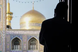 عکس با کیفیت : حال و هوای زائرین حرم امام رضا علیه السلام