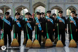 آیین تعویض شیفت دربانان بارگاه منور رضوی
