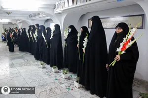 غبارروبی مزار شهدای مدفون در حرم مطهر رضوی