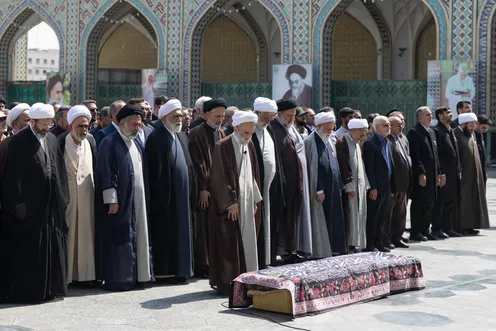 تشییع پیکر والده مکرمه آیت الله صدر حسینی
