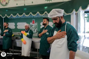 حضور خادمیاران ورامینی در چایخانه حضرت