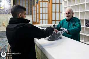اصلاح ورودی کفشداری شماره 9 حرم مطهر رضوی به منظور تسهیل در تردد زائران