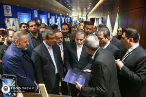 بازدید وزیر امور خارجه از نمایشگاه شرکت&zwnj;های دانش بنیان