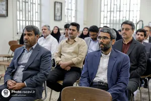 بازدید کارکنان حرم مطهر از شرکت فرش آستان قدس رضوی