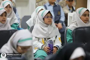 نشست نقد و بررسی کتاب &laquo;رهایم نکن&raquo;