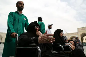 تشرف کاروان زیارتی معین الضعفا به حرم مطهر رضوی