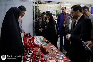 بازدید قائم مقام تولیت آستان قدس رضوی از نمایشگاه دستاوردهای &laquo;مادران ارزش&zwnj;آفرین&raquo;