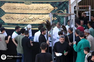 زائران حرم امامین عسکریین مهمان سفره امام رضا علیه&zwnj;السلام-2