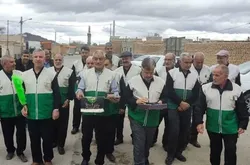 دیدار خادم‌یاران فارس با خانواده شهید ناو دنا در آباده